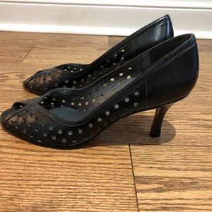 Stuart Weitzman size 8 pumps